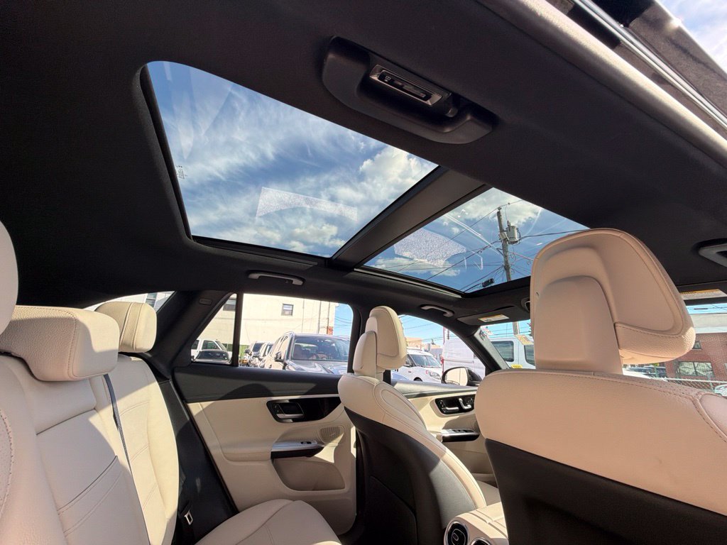 Used 2023 Mercedes-Benz GLC 300 4MATIC image 19