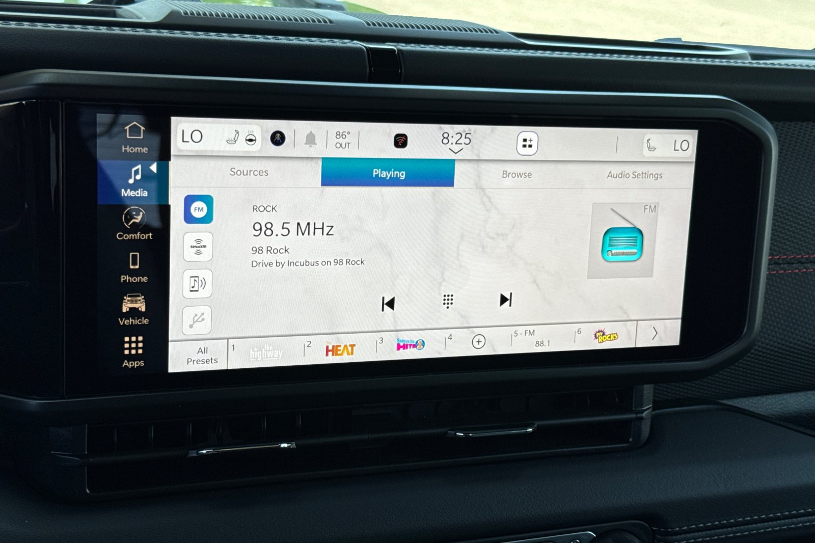 New 2026 Jeep Wrangler Unlimited Rubicon w/ Steel Bumper Group AWD/4WD image 17