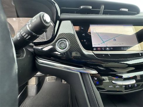 Certified 2024 Cadillac XT6 Sport image 17