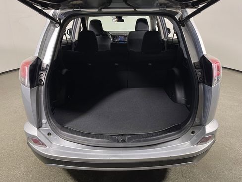 Certified 2018 Toyota RAV4 XLE FWD image 10