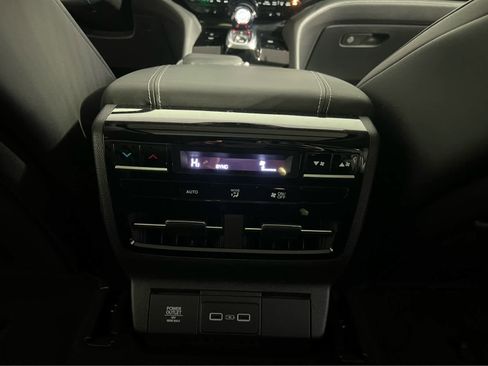 Certified 2023 Acura MDX w/Technology Package image 10