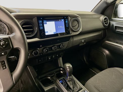 Used 2019 Toyota Tacoma TRD Sport image 26