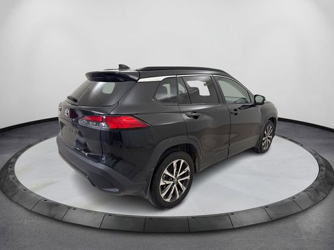 Used 2022 Toyota Corolla Cross XLE FWD image 5