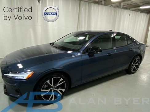 Certified 2025 Volvo S60 B5 Core image 1