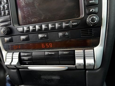 Used 2008 Porsche Cayenne Turbo image 17