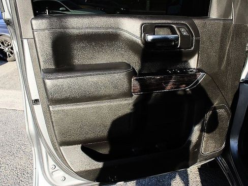 Used 2020 GMC Sierra 1500 Elevation RWD image 9