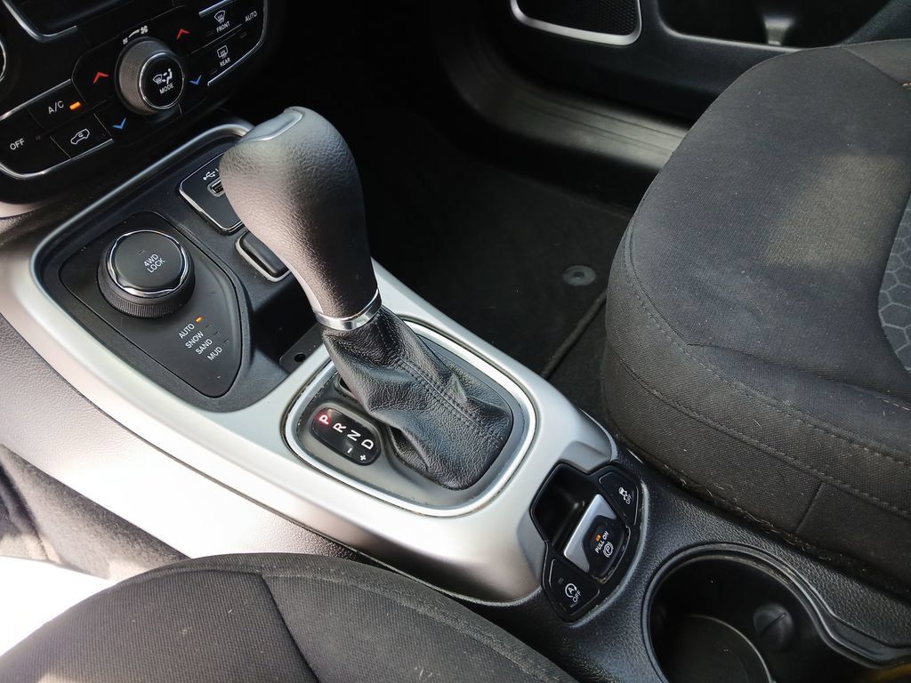 Used 2021 Jeep Compass Sport AWD/4WD image 20
