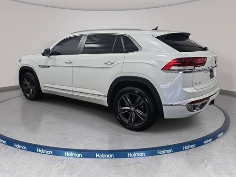 Used 2022 Volkswagen Atlas Cross Sport SEL R-Line AWD/4WD image 9