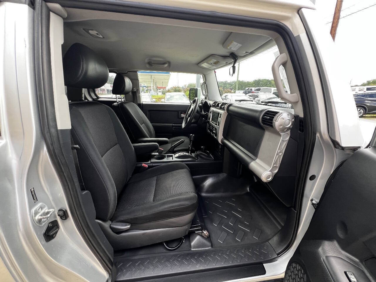 Used 2007 Toyota FJ Cruiser 4WD image 15