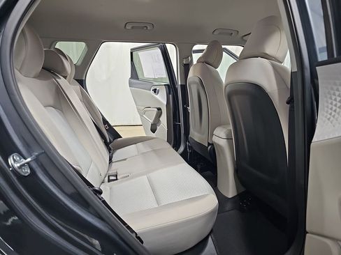 Used 2023 Kia Soul LX image 14