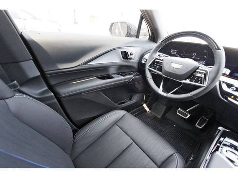 New 2027 Cadillac Lyriq Luxury RWD image 8