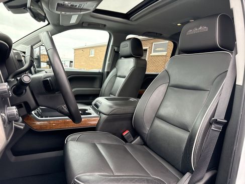 Used 2019 Chevrolet Silverado 3500 High Country w/ Duramax Plus Package image 13