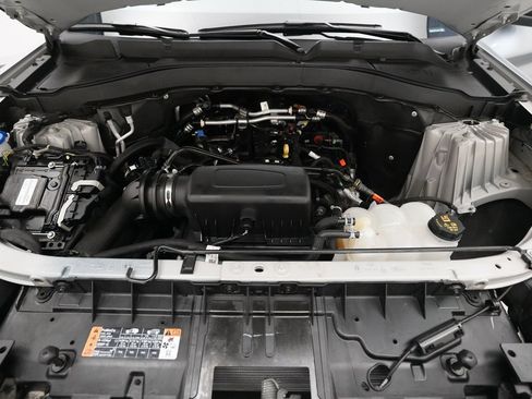 Used 2023 Ford Explorer XLT w/ Equipment Group 202A image 3