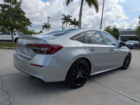 Used 2025 Honda Civic Sport image 4