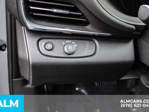 Used 2025 Buick Envista Preferred FWD image 31