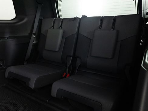 Used 2025 Lexus GX 550 w/ Accessory Package (2T) AWD/4WD image 19