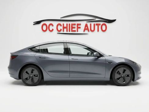 Used 2022 Tesla Model 3 Long Range AWD/4WD image 2