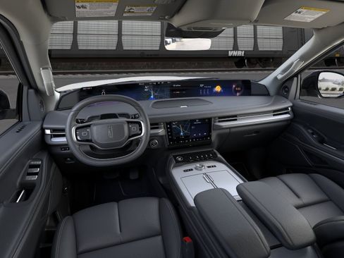 New 2026 Lincoln Navigator L Premier AWD/4WD image 9