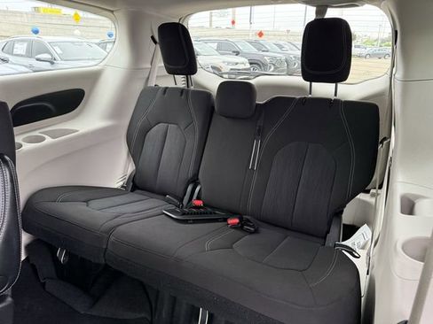 Used 2023 Chrysler Voyager LX FWD image 27
