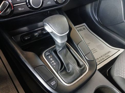 Used 2025 Kia Soul LX FWD image 19