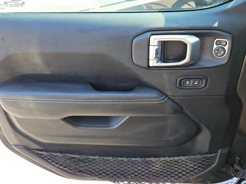 Used 2021 Jeep Wrangler Unlimited Sahara w/ Dual Top Group AWD/4WD image 26