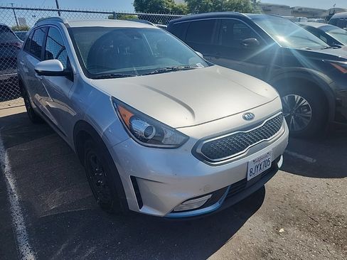 Used 2019 Kia Niro LX FWD image 1