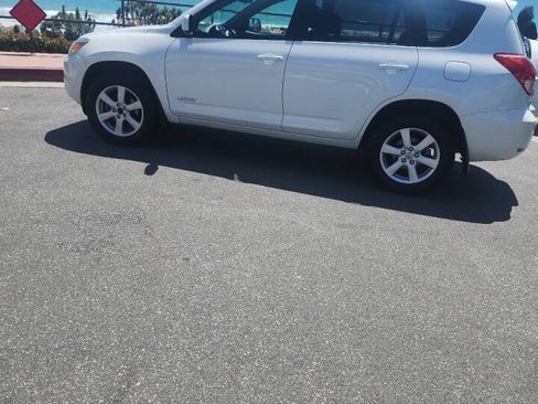 Used 2008 Toyota RAV4 Limited AWD/4WD image 18