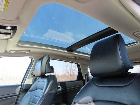 Used 2023 Kia Sportage SX image 5