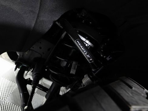 Used 2026 Chevrolet Suburban Z71 w/ Comfort Package image 44