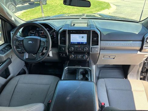 Used 2020 Ford F350 XLT w/ Camper Package AWD/4WD image 16