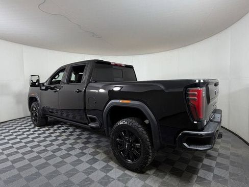 Used 2024 GMC Sierra 2500 AT4 w/ AT4 Premium Plus Package AWD/4WD image 3