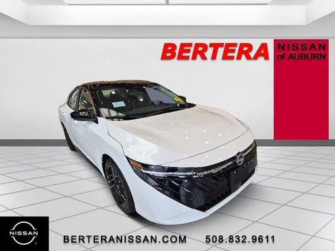 New 2026 Nissan Sentra SR FWD image 4