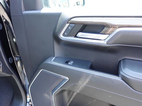 Used 2024 Chevrolet Silverado 1500 LT AWD/4WD image 32