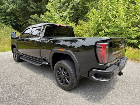 Used 2025 GMC Sierra 2500 AT4 AWD/4WD image 11
