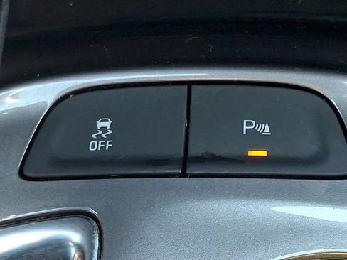 Used 2025 Chevrolet Malibu LT FWD image 23