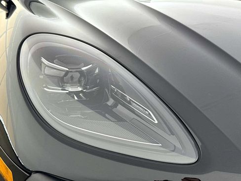 New 2026 Porsche Macan S image 28