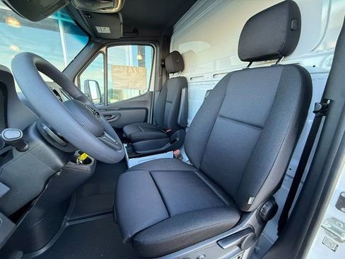 Used 2024 Mercedes-Benz Sprinter 4500 image 12