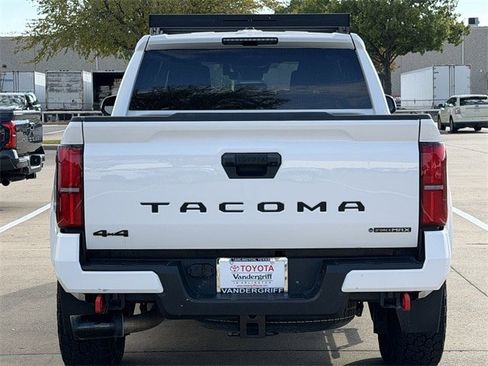 Used 2024 Toyota Tacoma TRD Sport image 5