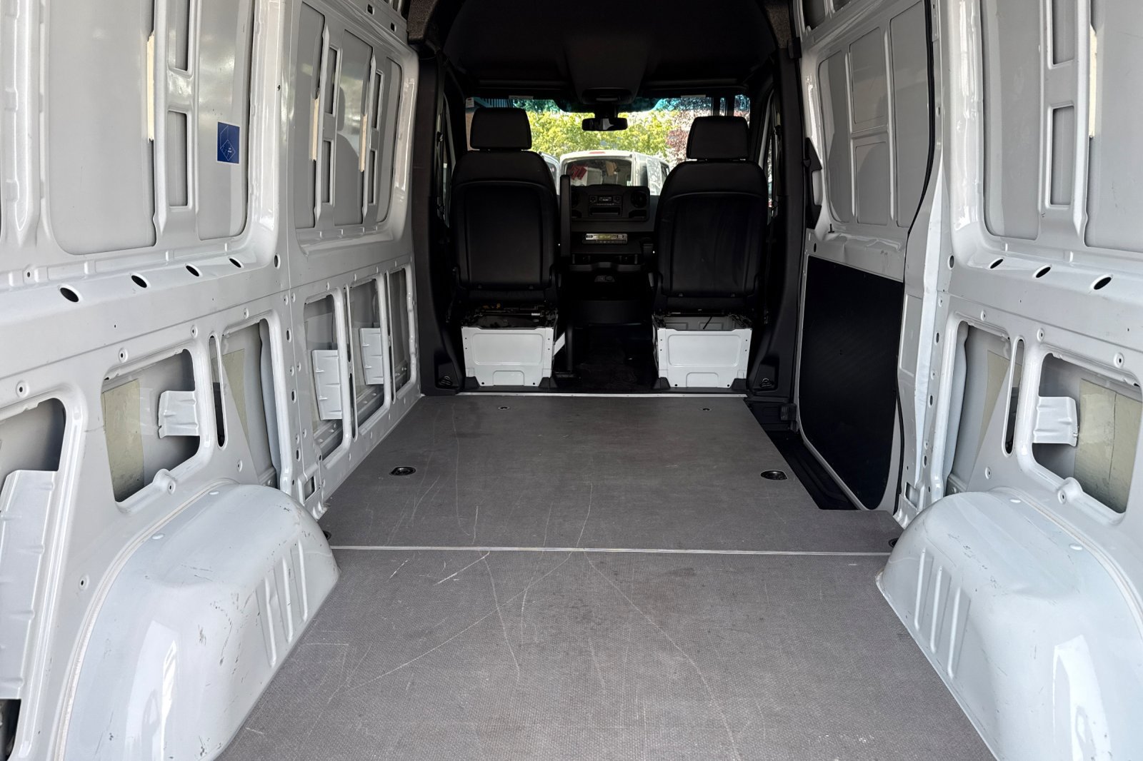 Used 2025 Mercedes-Benz Sprinter 2500 image 20