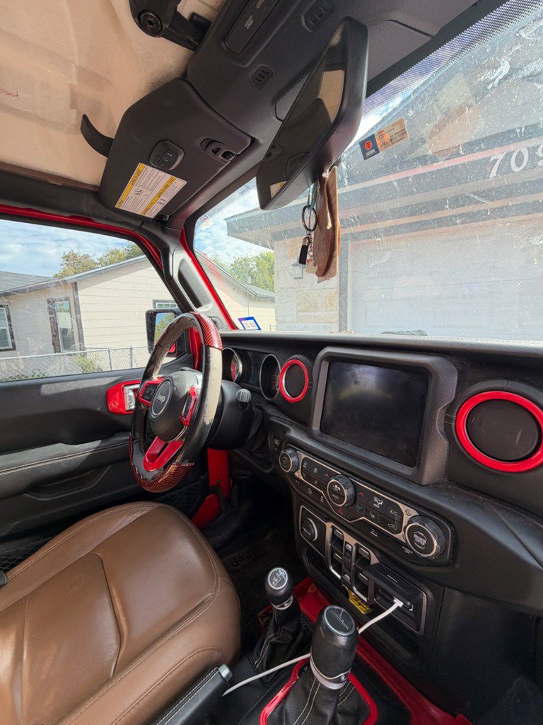 Used 2020 Jeep Gladiator Overland AWD/4WD image 3