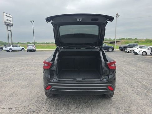 Used 2024 Chevrolet Trax RS w/ Sunroof Package FWD image 10