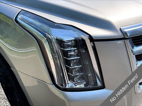 Used 2015 Cadillac Escalade Premium AWD/4WD image 25