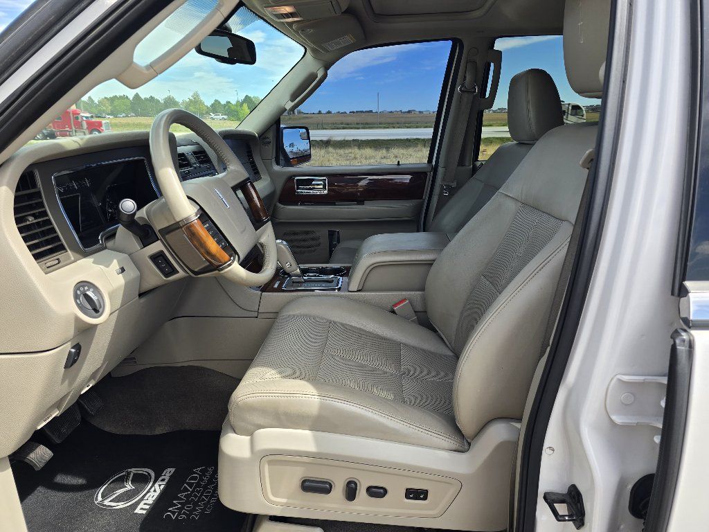 Used 2013 Lincoln Navigator 4WD w/ HD Trailer Tow Pkg image 12