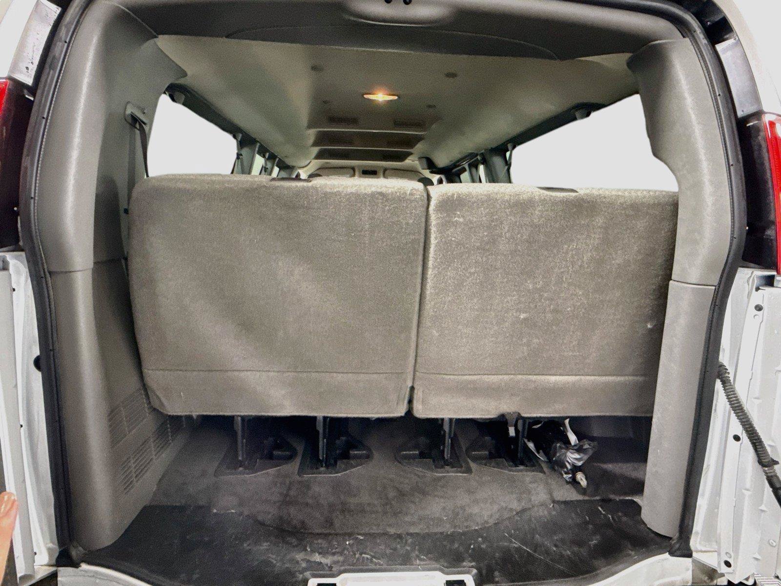 Used 2025 Chevrolet Express 3500 LT w/ LT Preferred Equipment Group RWD image 16