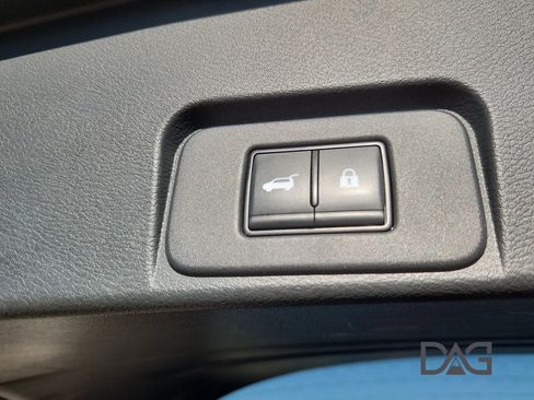 Used 2024 Nissan Rogue SV image 20