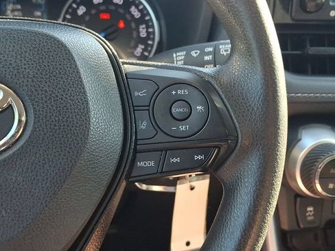 Certified 2021 Toyota RAV4 LE AWD/4WD image 21