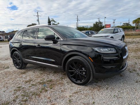 Used 2022 Lincoln Nautilus Reserve w/ Equipment Group 201A image 2