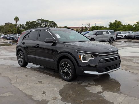 New 2026 Kia Niro EX FWD image 2