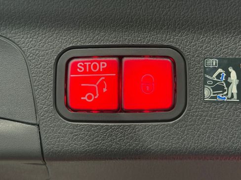 Certified 2025 Mercedes-Benz GLE 350 image 16