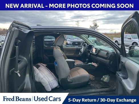 Used 2021 Toyota Tacoma SR image 10